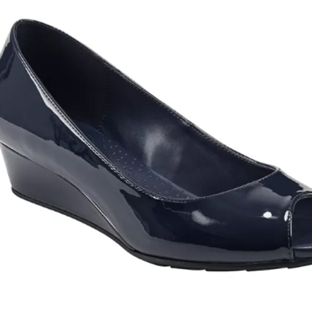 NIB Candra dress wedge by Bandolino- navy patent